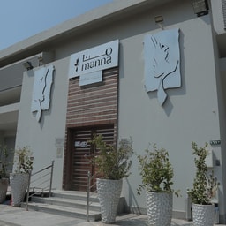 Manna Beauty Center