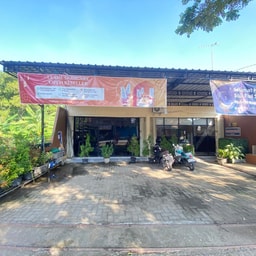 Dr. Yulia R. Beauty Center Warujayeng