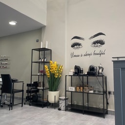 Huda Beauty Salon