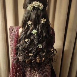 Aruna Makeup Studio and Saloon