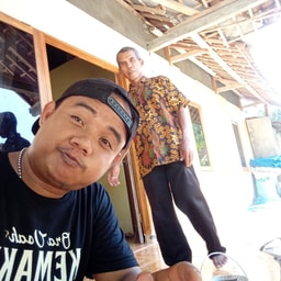 Rosullena Make up dan Sanggar Rias Siti Muzayanah