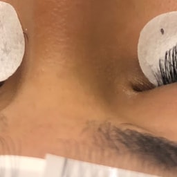 Deluxe Lash Place
