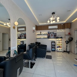 Glam 'N' Glow Family Salon