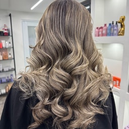 Beauty Studio by Shakira