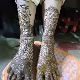New Aakarshit Ladies Beauty Care