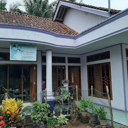 Karlina Salon