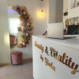 Beauty and vitality by Yiola