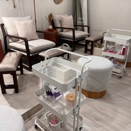 Salon Al-Nouri Al-Nisa'i