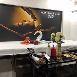 Mrunal's Salon (Spa & Makeup Studio)