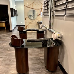 La Casa Salon & Spa