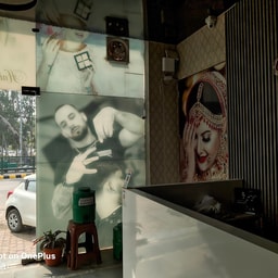 Muskan D3 Unisex Family Salon