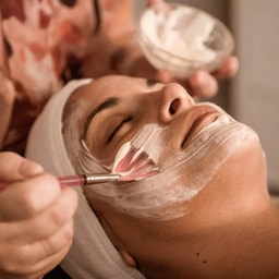 Here She Glows Spa
