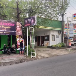 BLESS STUDIO Salon Kecantikan (Martha Makeup)