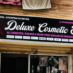 Deluxe Cosmetic Store
