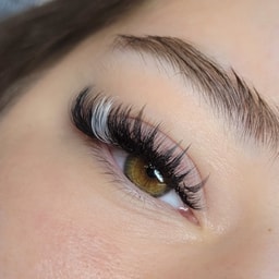 Rzesy Lashes & Brows Magic Look