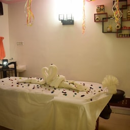 Touch & Glow Beauty Salon & Academy