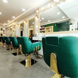 A Makeover Lounge Spa & Salon