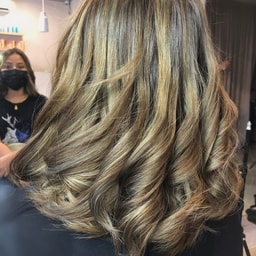Colors and Lashes Studio Salon