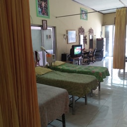 Petra Salon