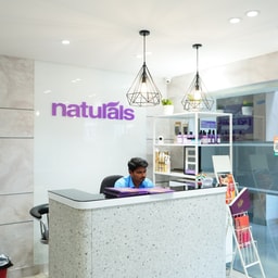 Naturals Salon