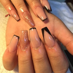 Belleza Yuliss MakeUp, Nails