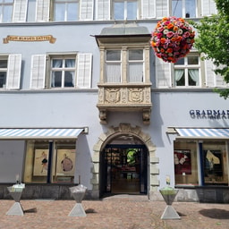 Parfümerie GRADMANN 1864
