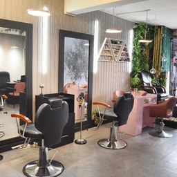 Salon Neesha Manahari