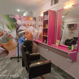 Neelus Briddal Studio and Saloon