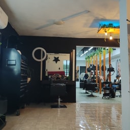 Tadeo Moreno Salon