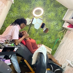 Juiced Beautician Beauty Salon
