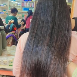 pari beauty parlour