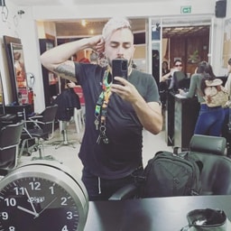 Ilary Salon Unisex