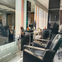 Naturals Salon & Spa