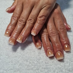 Giranails