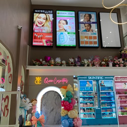 Queen Cosmetics 2