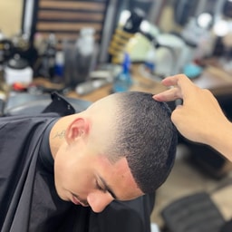 Ktzat Aheret Hair Salon