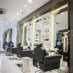 The Skinsmiths Unisex Salon