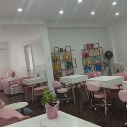 SerenityLuxe Beauty Lounge