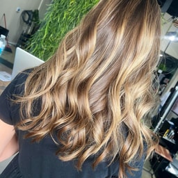 Upper End Salon