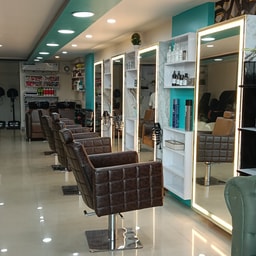 Your World Professional Unisex Salon