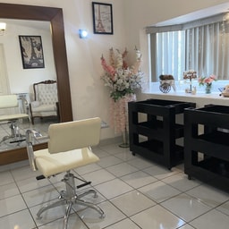 RAHELI STUDIO QUERETARO-STAFF DE MAQUILLADORES (maquillaje y peinado)