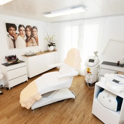 cosmetics experience, Anina Palpella-Morf