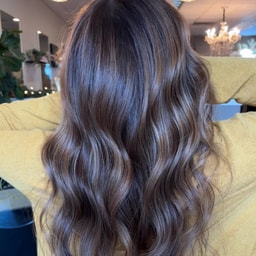 Salon Seven