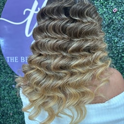 Hellen's Salon
