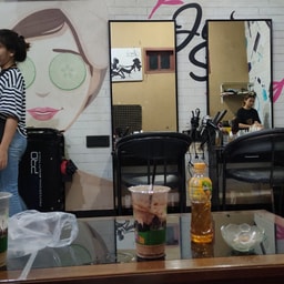 Joe's Salon