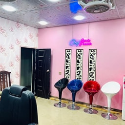 Ouj Beauty Parlour