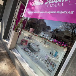 Nails Room
