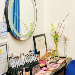 Tieu Hoa Makeup Studio