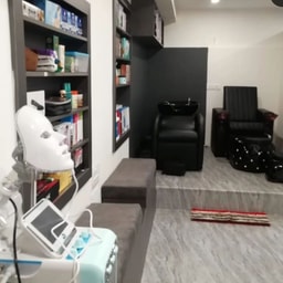 Leona Family Beauty Salon