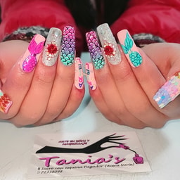 Tania's Arte en Unas y Maquillaje